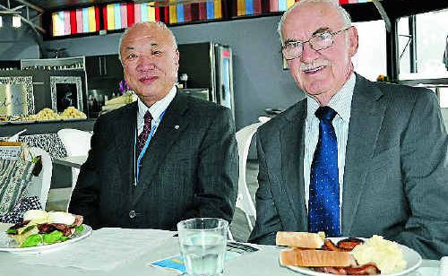 Mayor of Kumiyama Nobuo Sakamoto and Southern Downs Mayor Ron Bellingham. Mayor of Kumiyama Nobuo Sakamoto and Southern Downs Mayor Ron Bellingham.